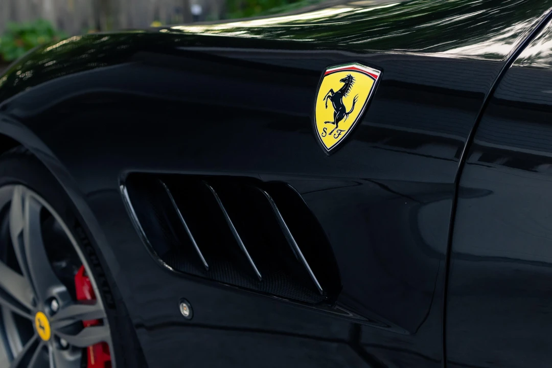 2017 Ferrari GTC4Lusso - Image 16 of 31