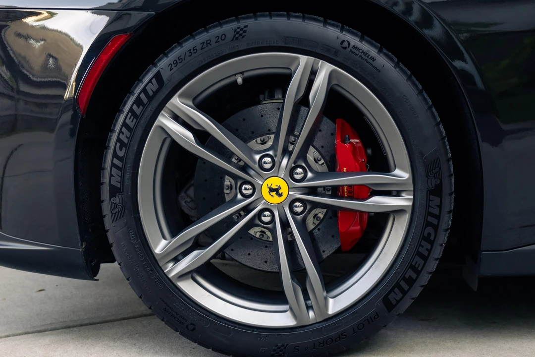 2017 Ferrari GTC4Lusso - Image 31 of 31