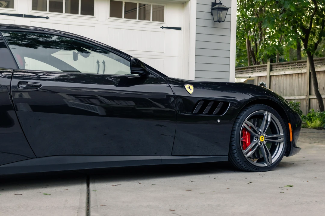 2017 Ferrari GTC4Lusso - Image 24 of 31