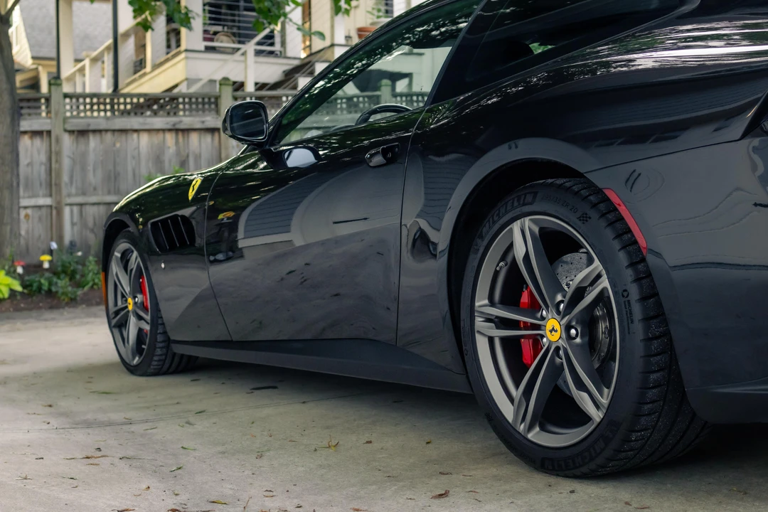 2017 Ferrari GTC4Lusso - Image 17 of 31