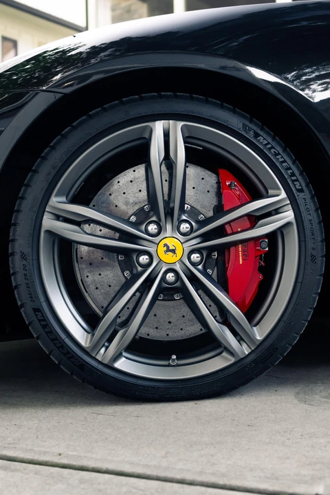 2017 Ferrari GTC4Lusso - Image 29 of 31