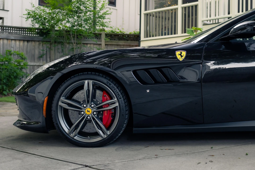 2017 Ferrari GTC4Lusso - Image 14 of 31