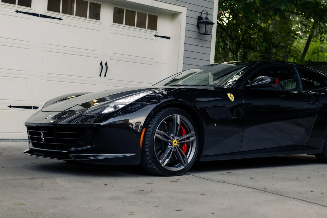 2017 Ferrari GTC4Lusso - Image 13 of 31