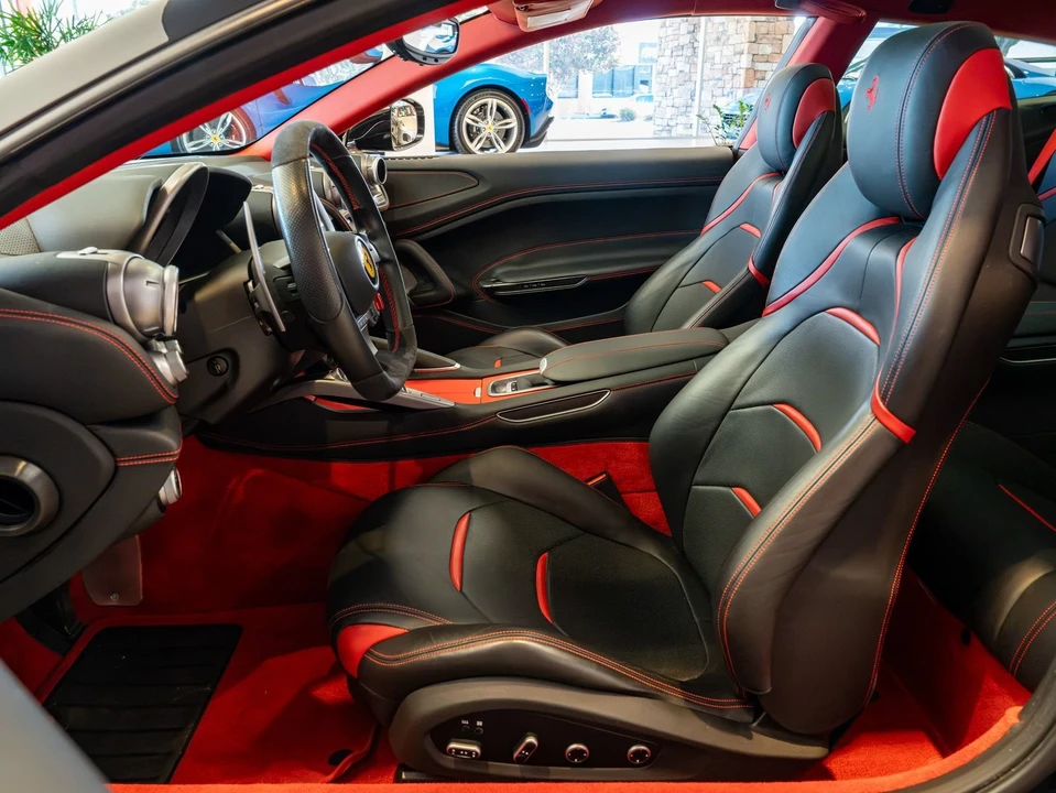 2017 Ferrari GTC4Lusso - Image 10 of 31