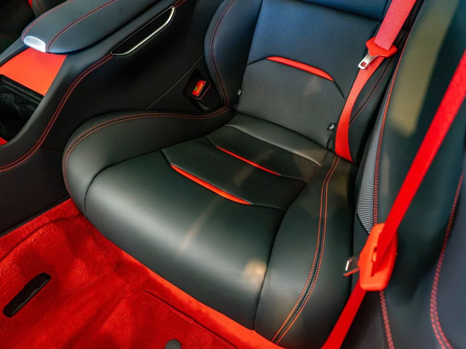 2017 Ferrari GTC4Lusso - Image 14 of 31