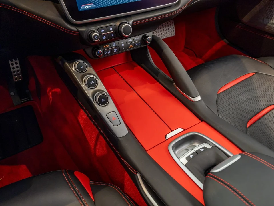 2017 Ferrari GTC4Lusso - Image 17 of 31