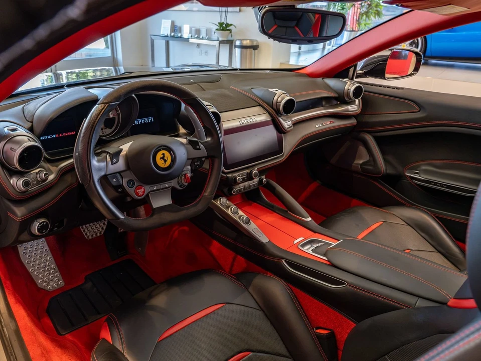 2017 Ferrari GTC4Lusso - Image 9 of 31