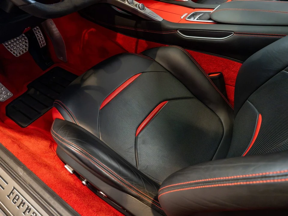 2017 Ferrari GTC4Lusso - Image 12 of 31
