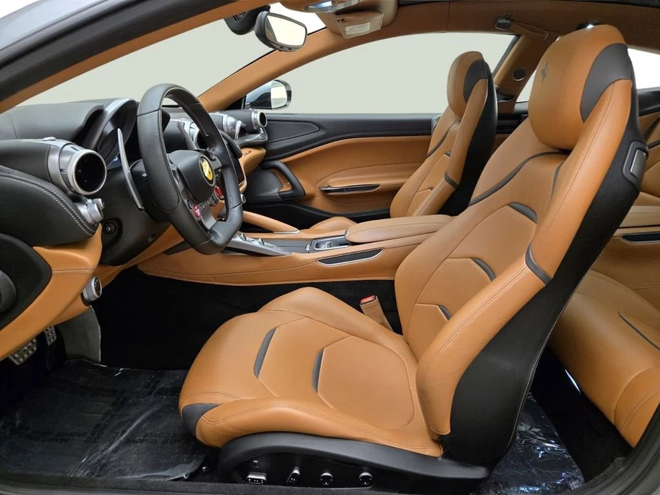 2017 Ferrari GTC4Lusso - Image 18 of 31