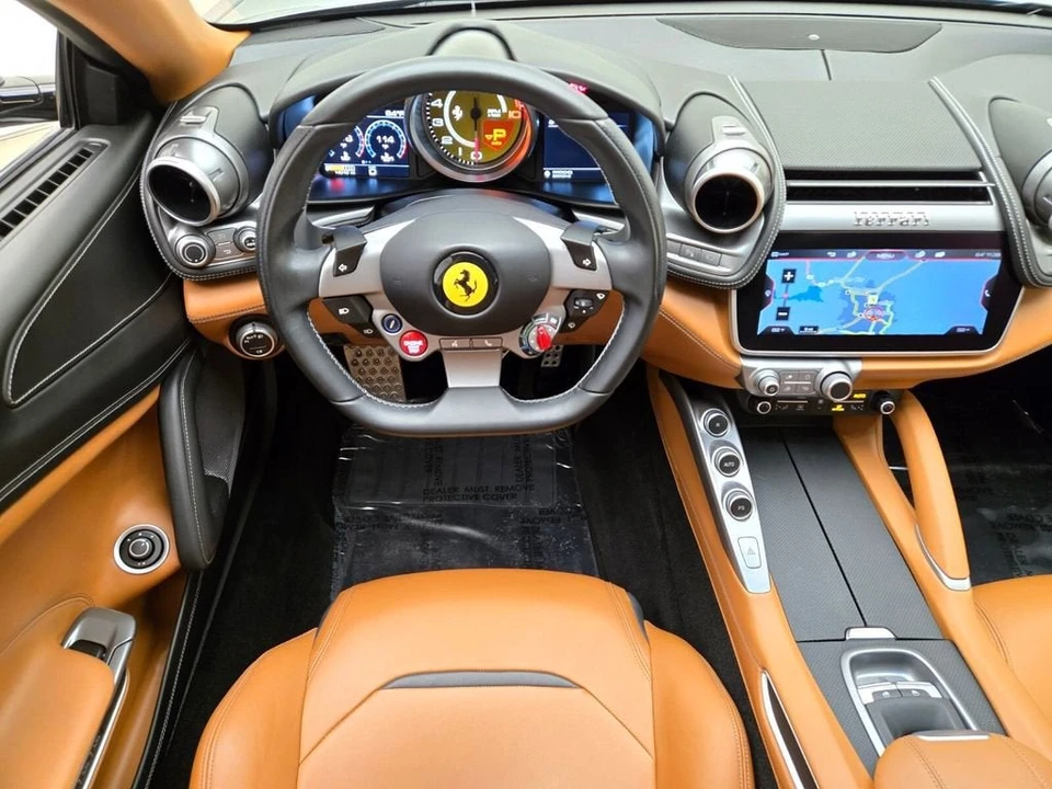 2017 Ferrari GTC4Lusso - Image 21 of 31