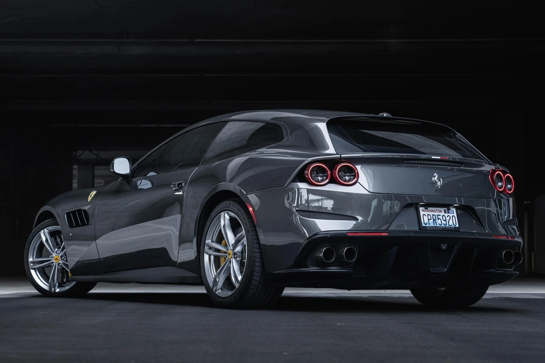 2017 Ferrari GTC4Lusso - Image 4 of 21
