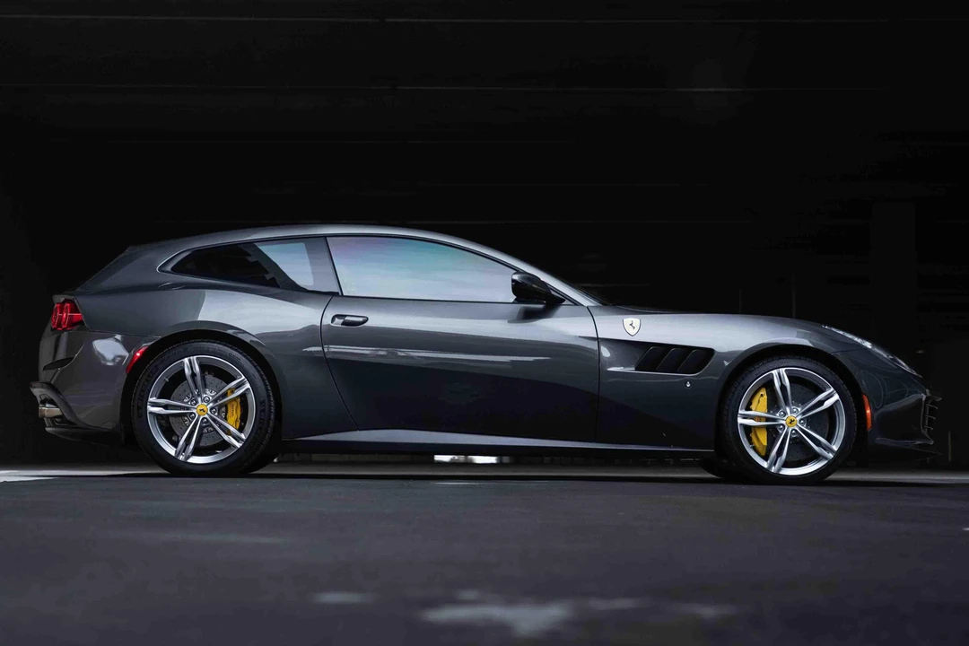 2017 Ferrari GTC4Lusso - Image 3 of 21