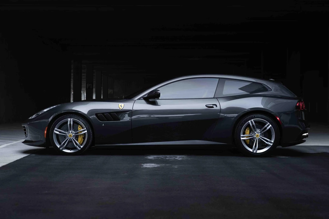 2017 Ferrari GTC4Lusso - Image 11 of 21