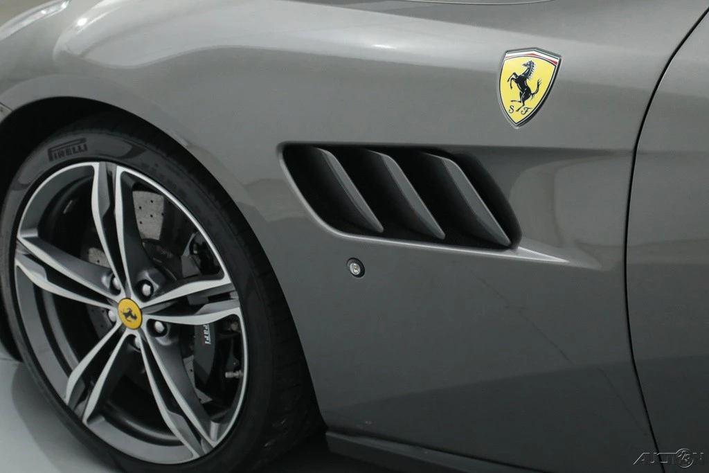 2017 Ferrari GTC4Lusso - Image 14 of 21