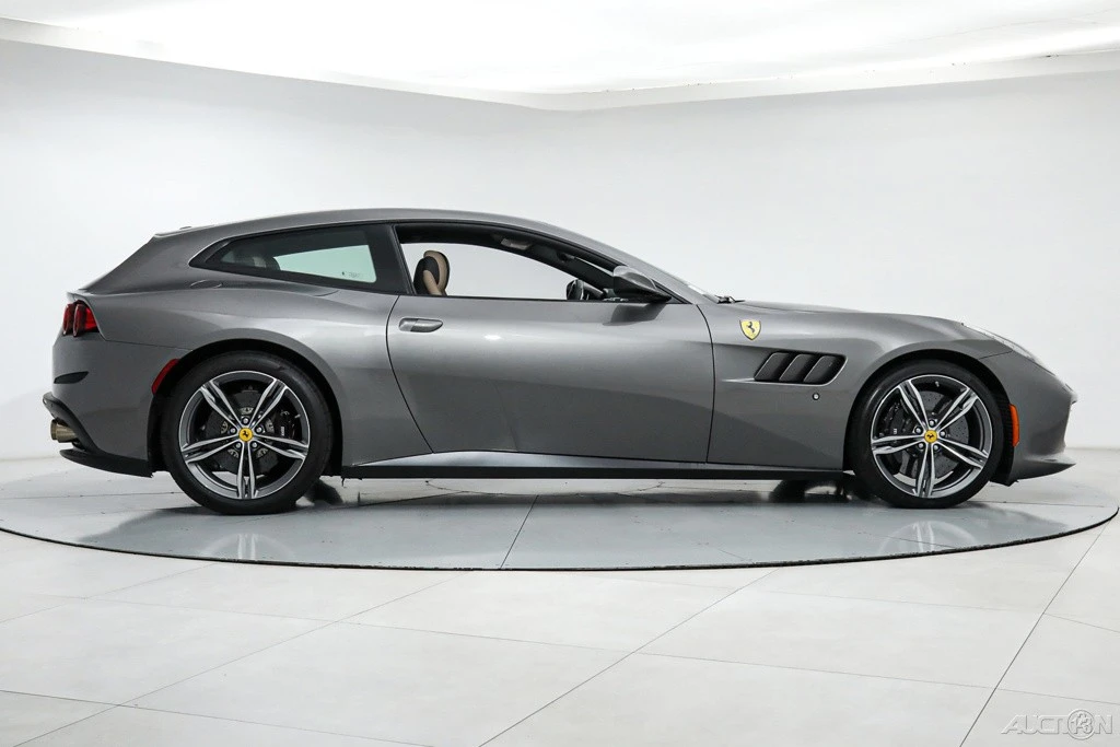 2017 Ferrari GTC4Lusso - Image 9 of 21