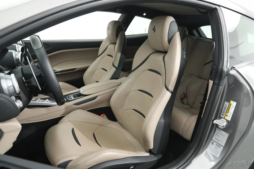 2017 Ferrari GTC4Lusso - Image 5 of 21
