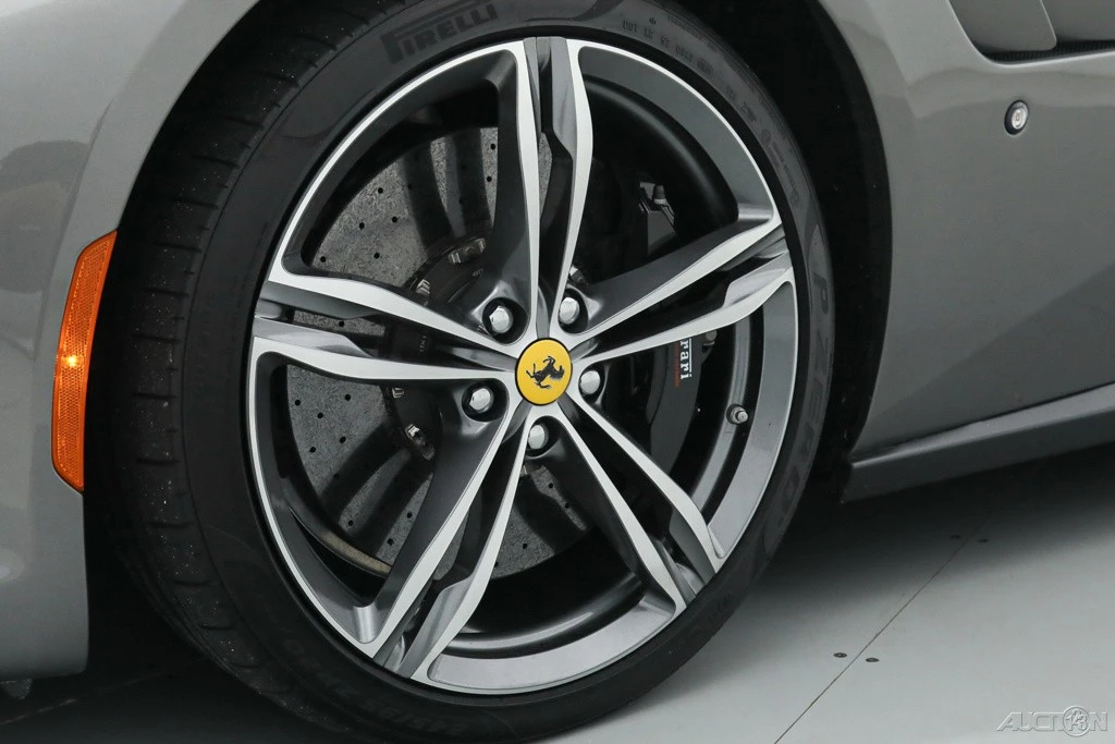 2017 Ferrari GTC4Lusso - Image 15 of 21