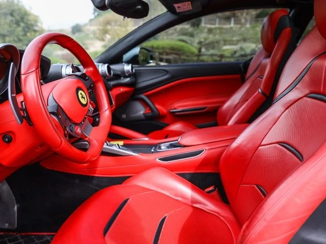 2017 Ferrari GTC4Lusso - Image 19 of 31