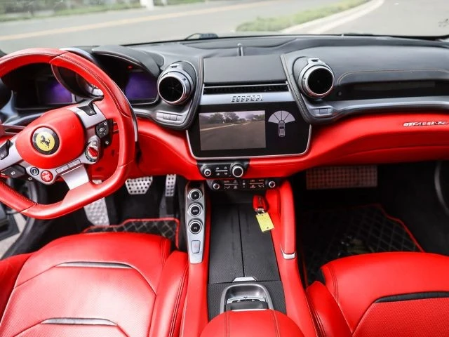 2017 Ferrari GTC4Lusso - Image 21 of 31