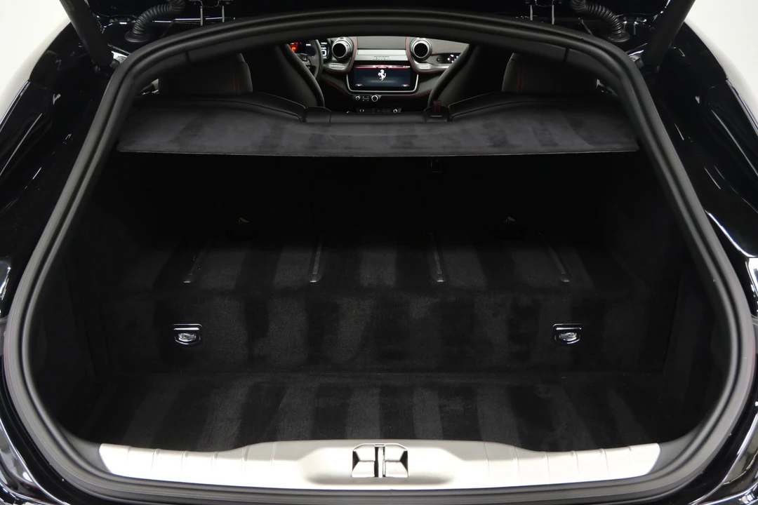 2017 Ferrari GTC4Lusso - Image 17 of 21