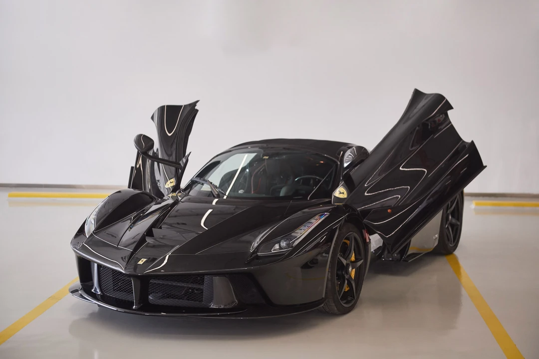2017 Ferrari LaFerrari Aperta - Image 26 of 30