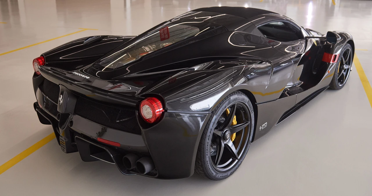2017 Ferrari LaFerrari Aperta - Image 7 of 30