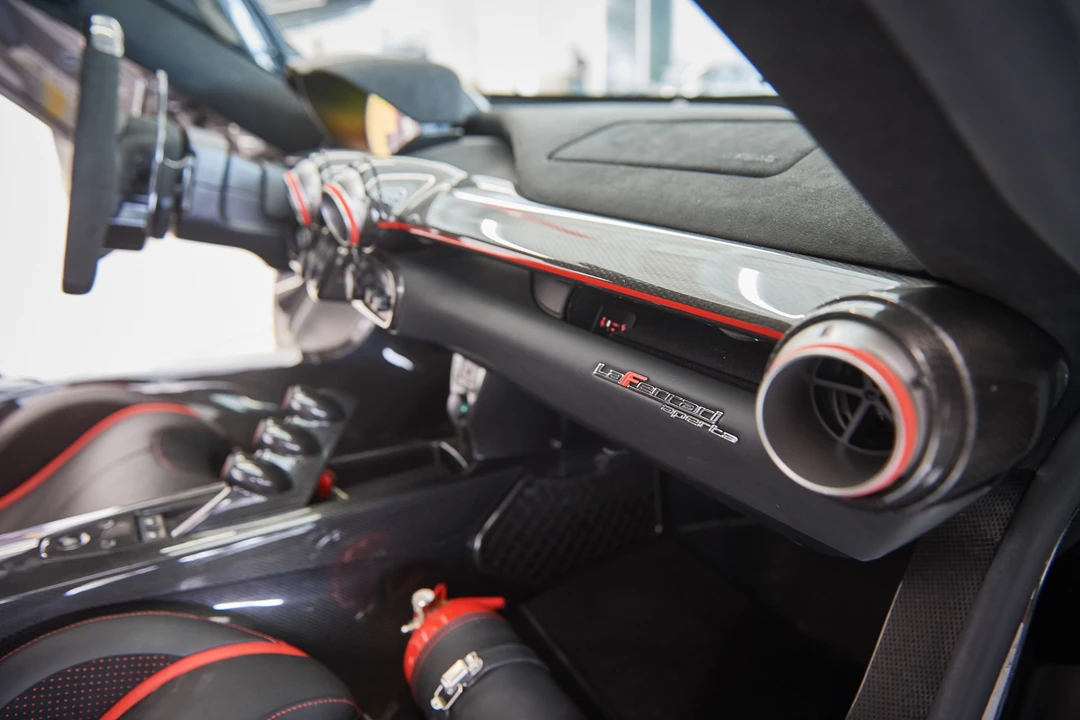 2017 Ferrari LaFerrari Aperta - Image 16 of 30