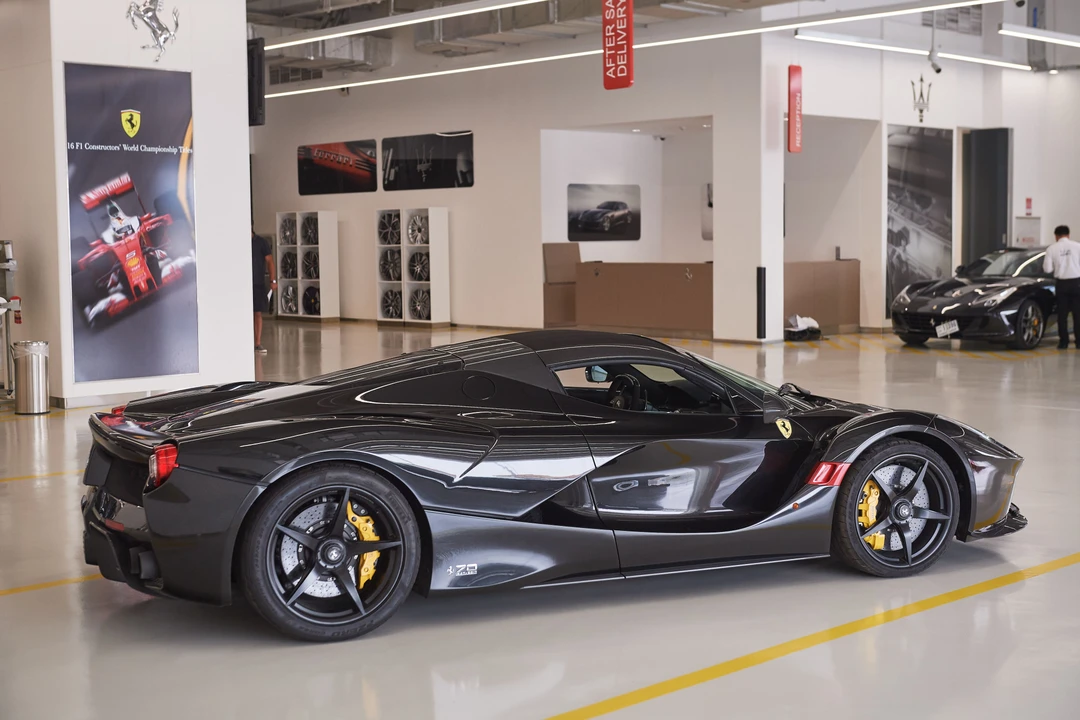 2017 Ferrari LaFerrari Aperta - Image 8 of 30