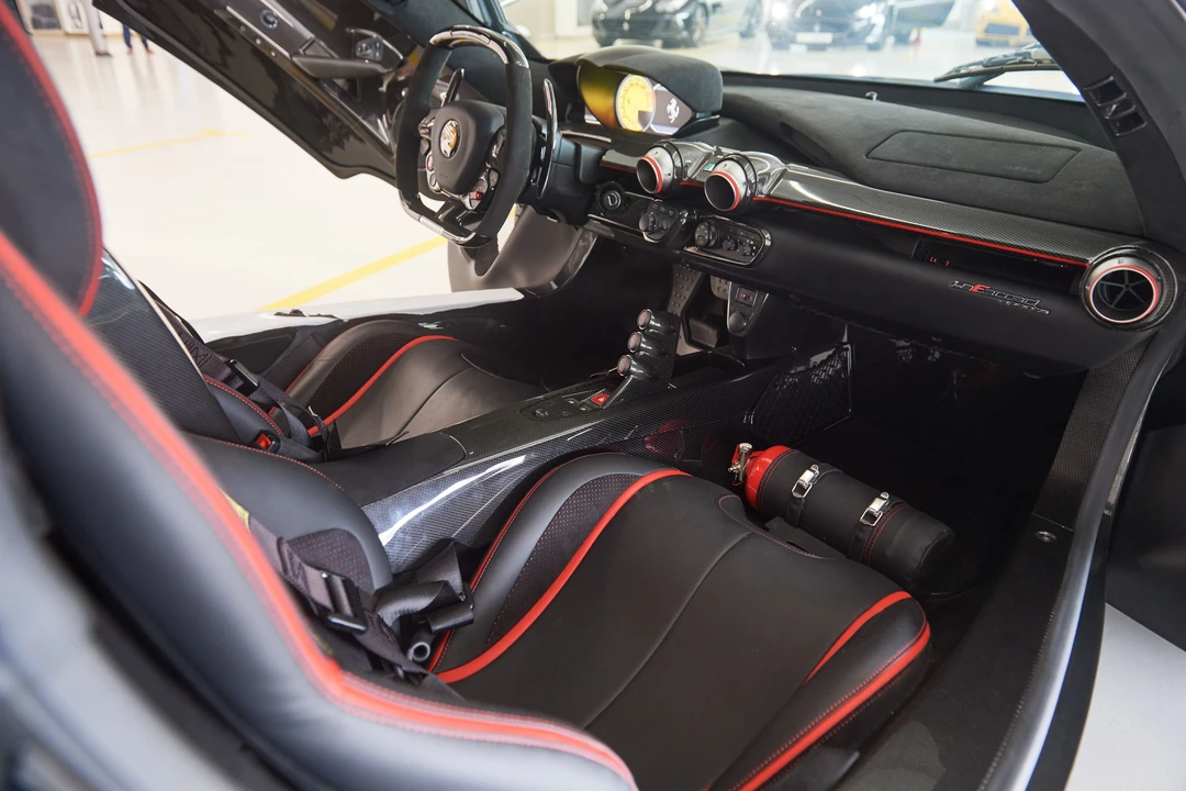 2017 Ferrari LaFerrari Aperta - Image 13 of 30