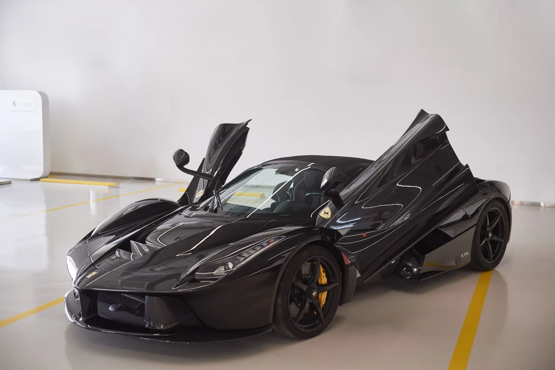 2017 Ferrari LaFerrari Aperta - Image 27 of 30