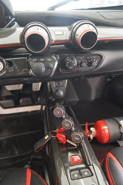 2017 Ferrari LaFerrari Aperta - Image 21 of 30