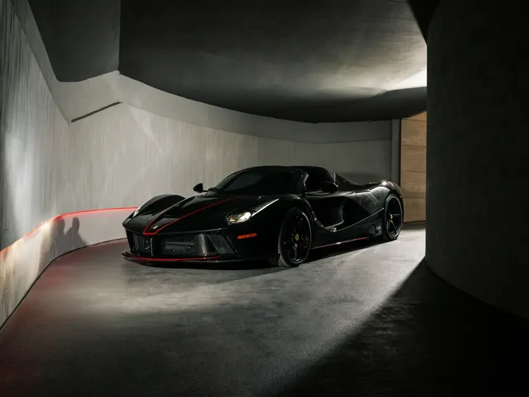 2017 Ferrari LaFerrari Aperta - Image 14 of 31