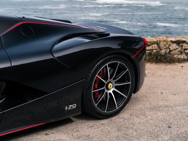2017 Ferrari LaFerrari Aperta - Image 19 of 24