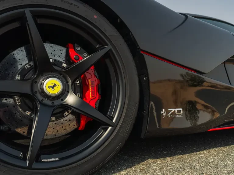 2017 Ferrari LaFerrari Aperta - Image 25 of 31