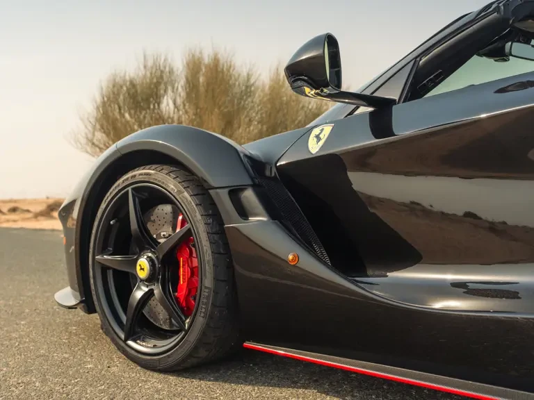 2017 Ferrari LaFerrari Aperta - Image 29 of 31