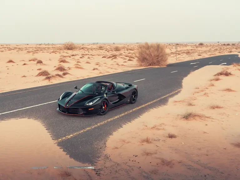 2017 Ferrari LaFerrari Aperta - Image 12 of 31
