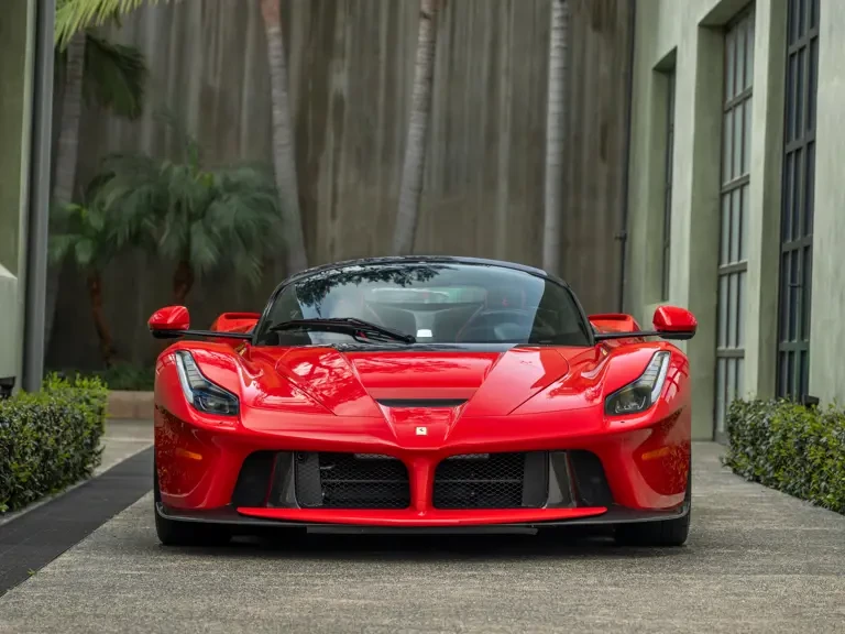 2017 Ferrari LaFerrari Aperta - Image 8 of 31