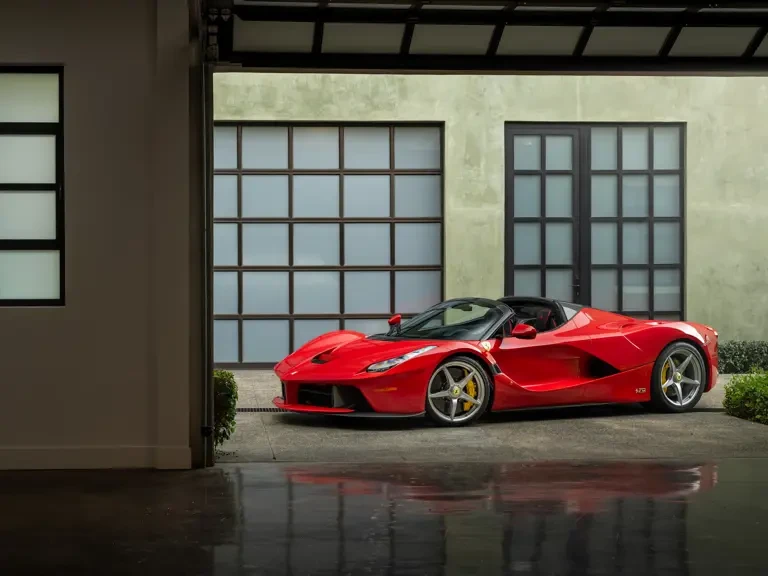 2017 Ferrari LaFerrari Aperta - Image 2 of 31