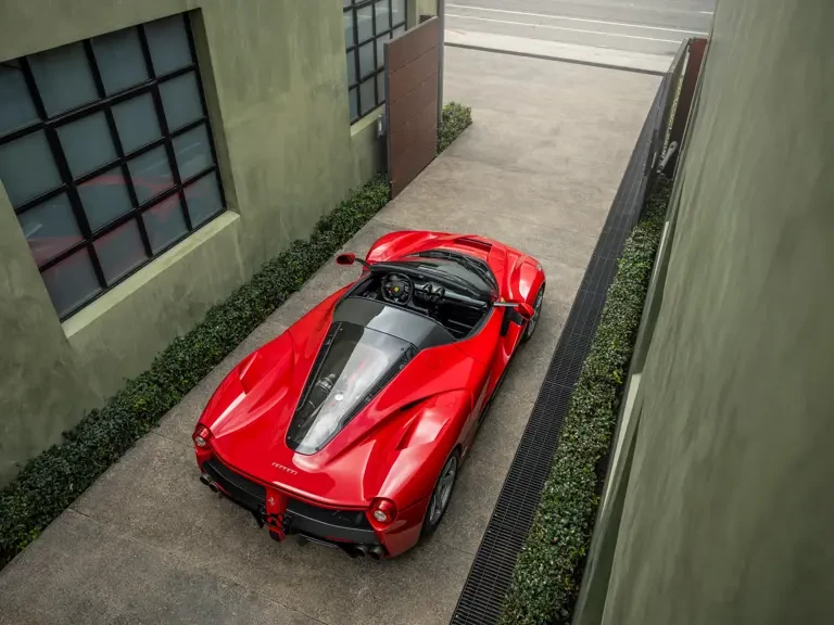 2017 Ferrari LaFerrari Aperta - Image 11 of 31