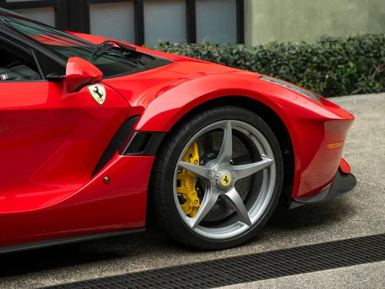 2017 Ferrari LaFerrari Aperta - Image 16 of 31