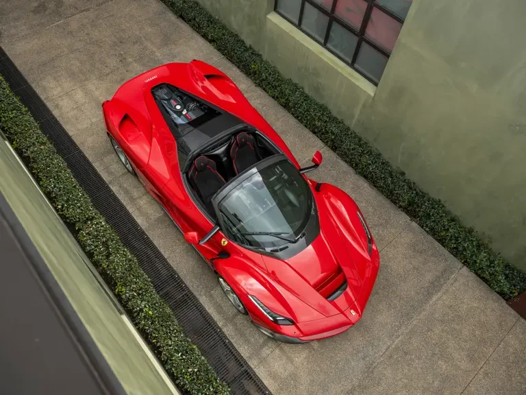 2017 Ferrari LaFerrari Aperta - Image 10 of 31