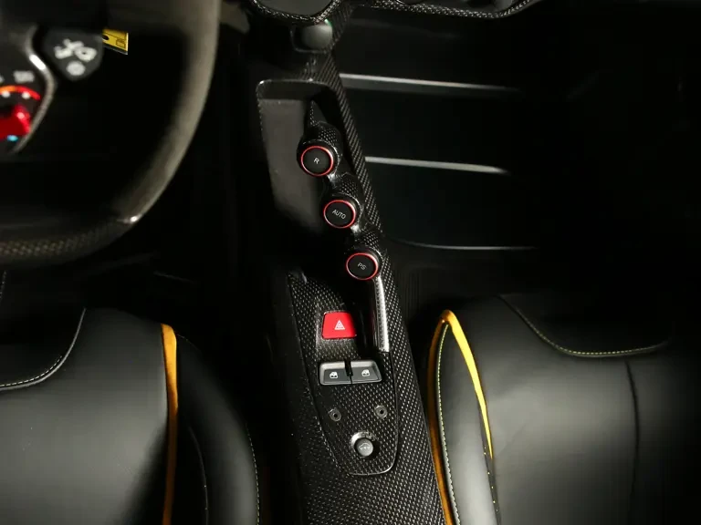 2017 Ferrari LaFerrari Aperta - Image 28 of 31