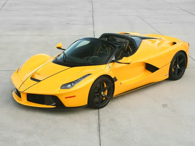 2017 Ferrari LaFerrari Aperta - Image 2 of 31