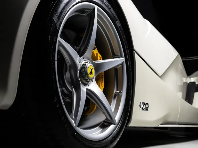 2017 Ferrari LaFerrari Aperta - Image 21 of 30
