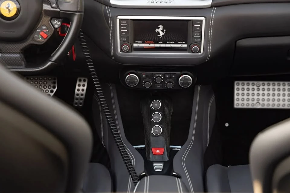 2017 Ferrari California T - Image 15 of 20