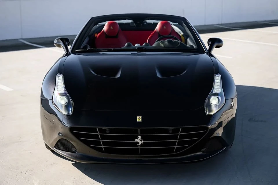 2017 Ferrari California T - Image 19 of 20