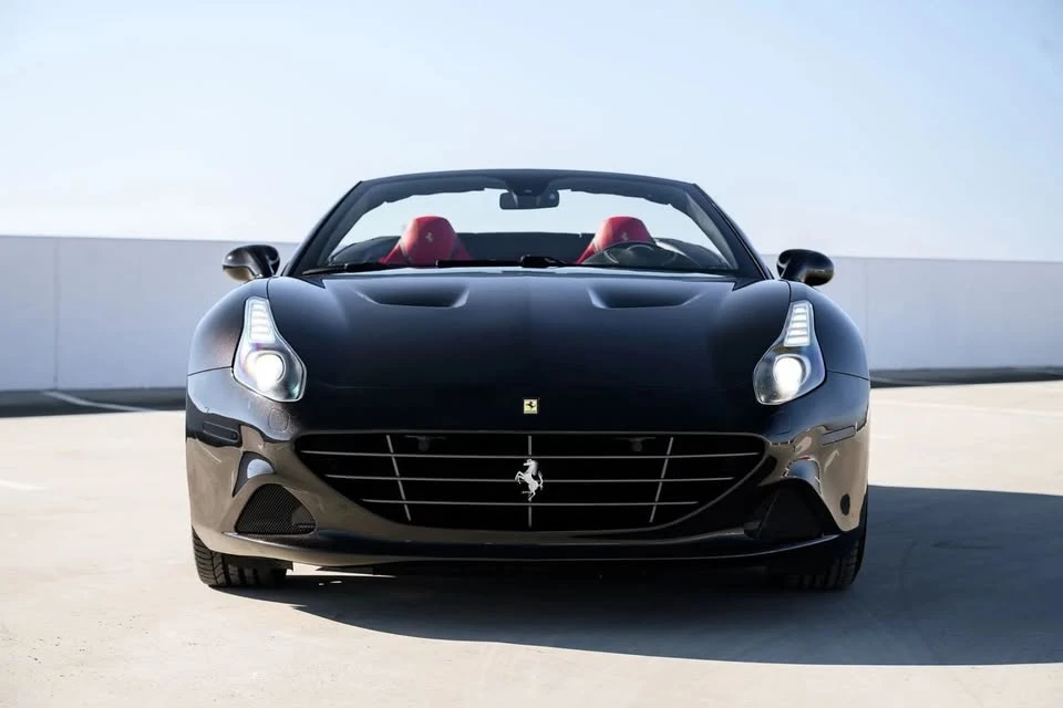 2017 Ferrari California T - Image 3 of 20