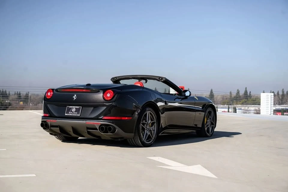 2017 Ferrari California T - Image 14 of 20