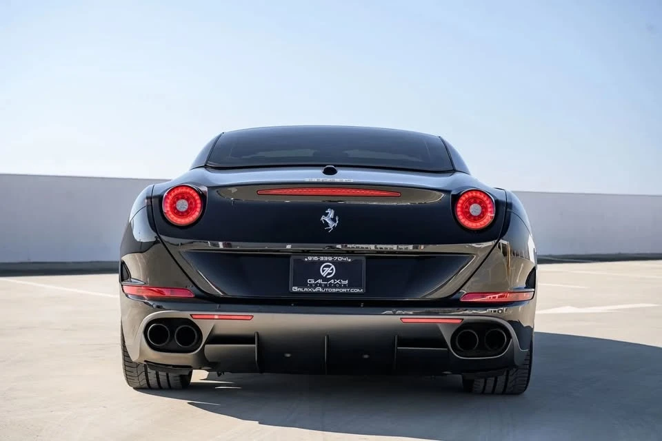 2017 Ferrari California T - Image 8 of 20