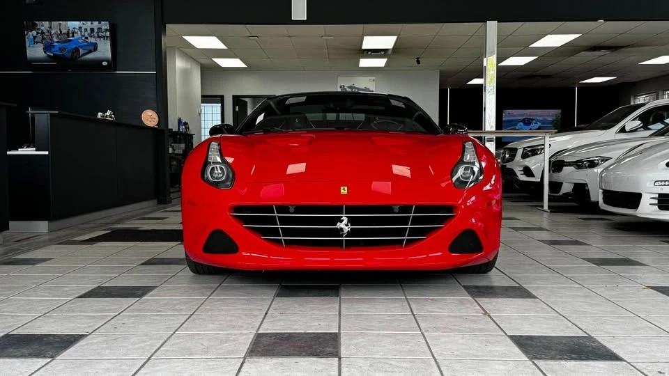 2017 Ferrari California T - Image 4 of 20